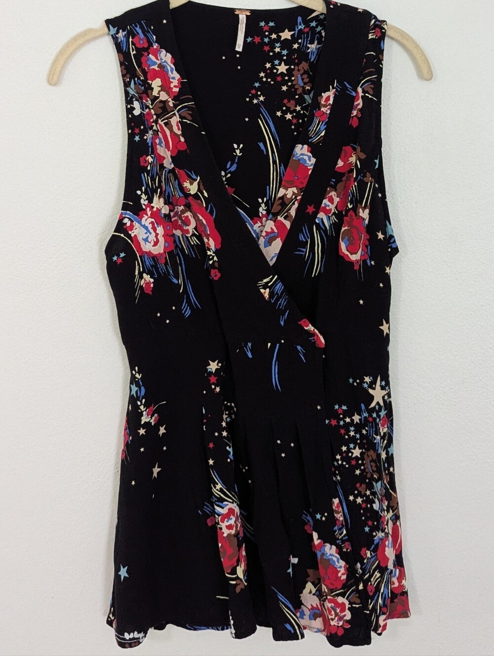 Free People Back To The Basic Tunic Tank Surplice Floral Star Print Black XS